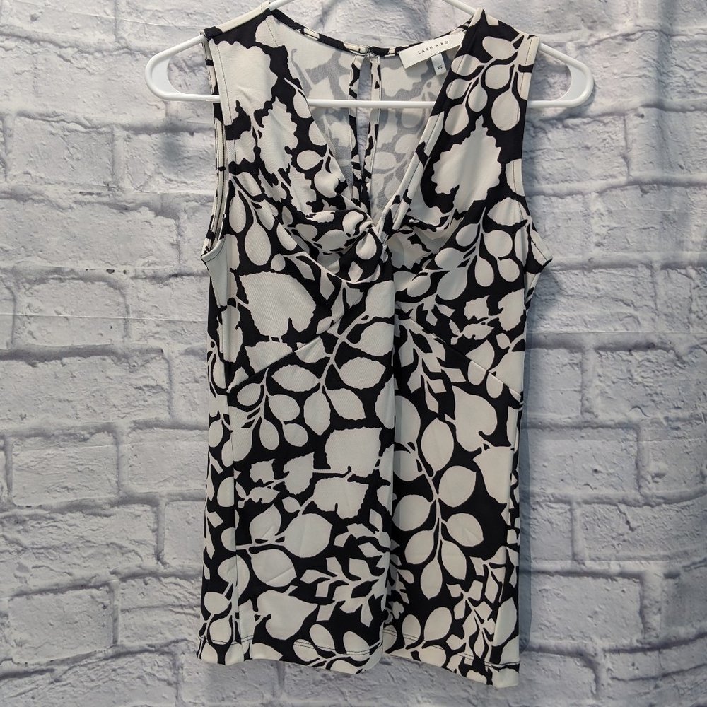 NWOT Navy white floral twist front sleeveless top